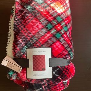Victorias Secret 50x60in Sherpa Blanket